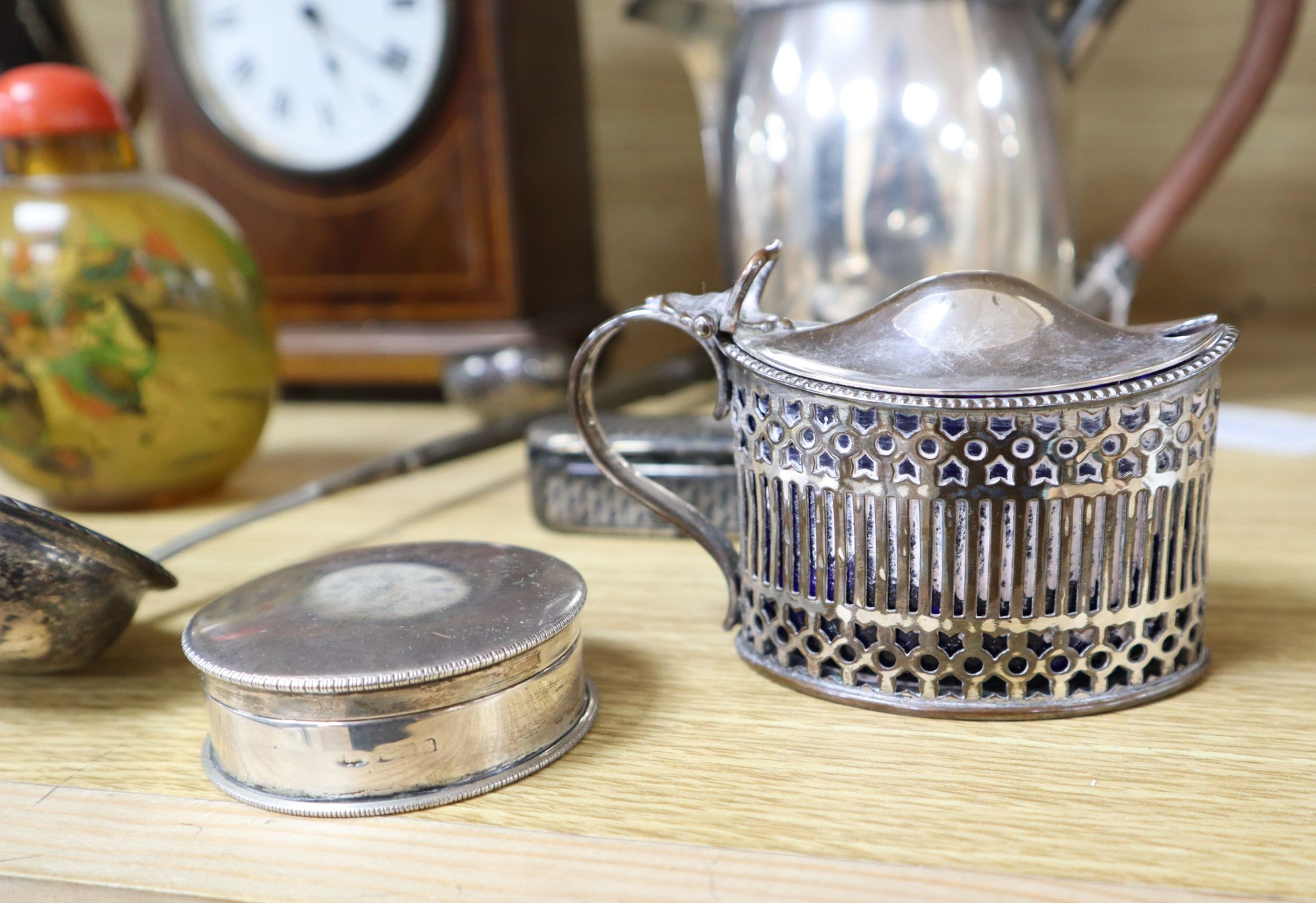 A quantity of mixed collectables including plated wares, minor silver, snuff bottles etc.